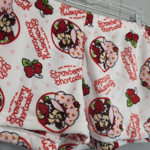 The World Of Strawberry Shortcake Sleepwear Comfy Fuzzy Y2k Retro Shorts Size L - Picture 4 of 10